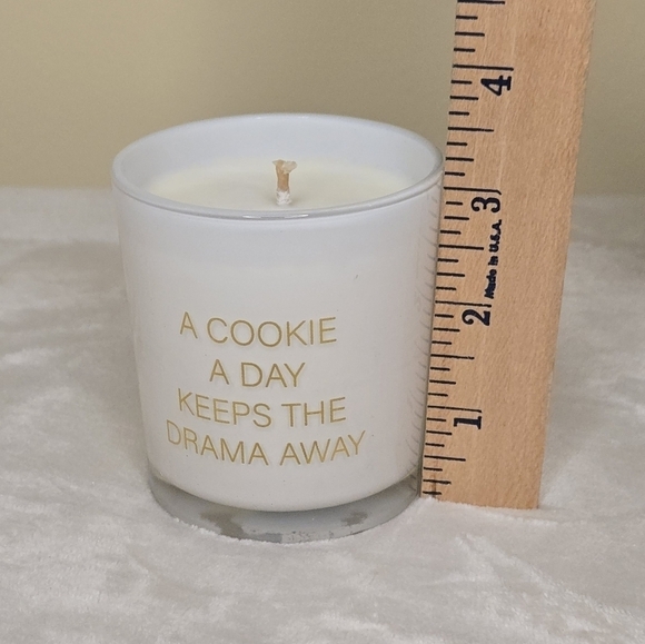 Lasting Smiles Soy Candle "A Cookie a Day Keeps the Drama Away" 6 oz - Picture 10 of 11